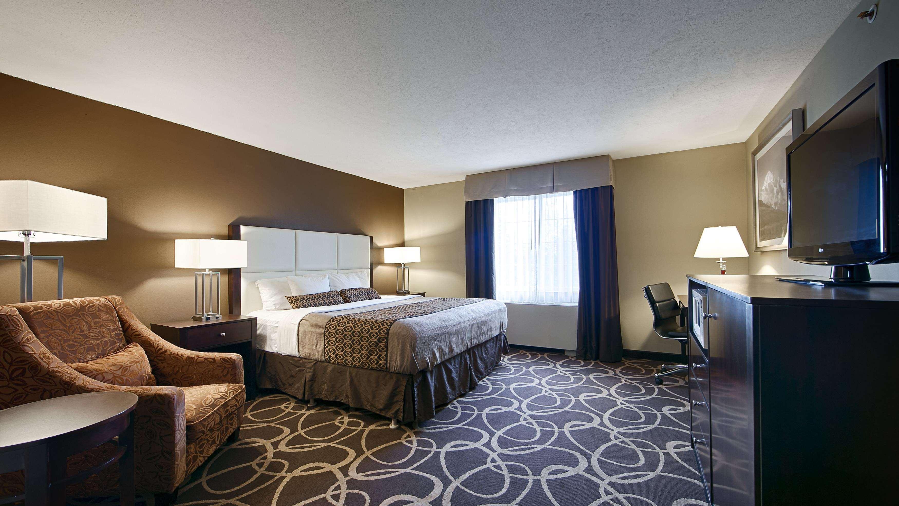 Best Western Plus Pioneer Park Inn Fairbanks Exterior photo