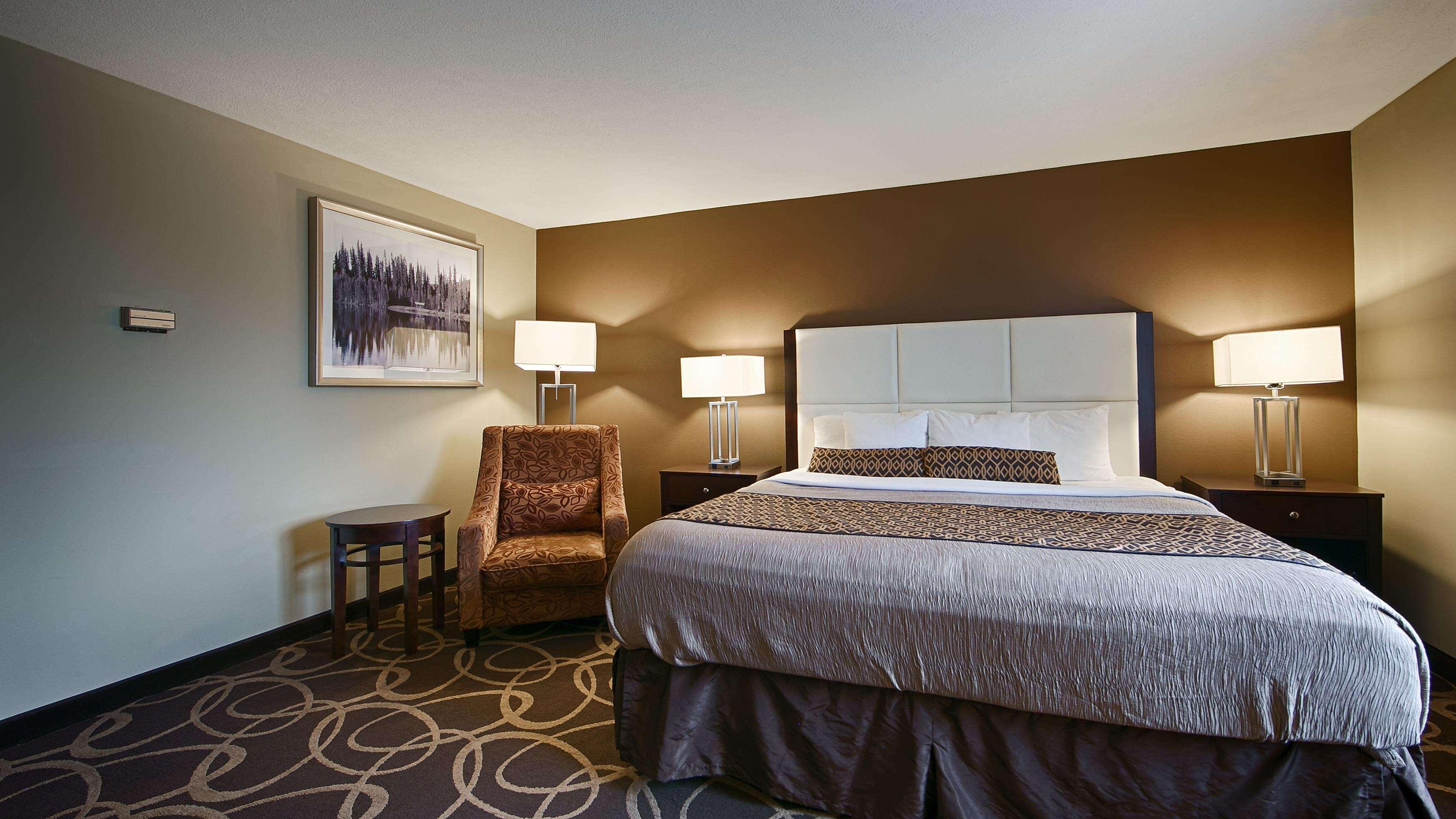 Best Western Plus Pioneer Park Inn Fairbanks Exterior photo