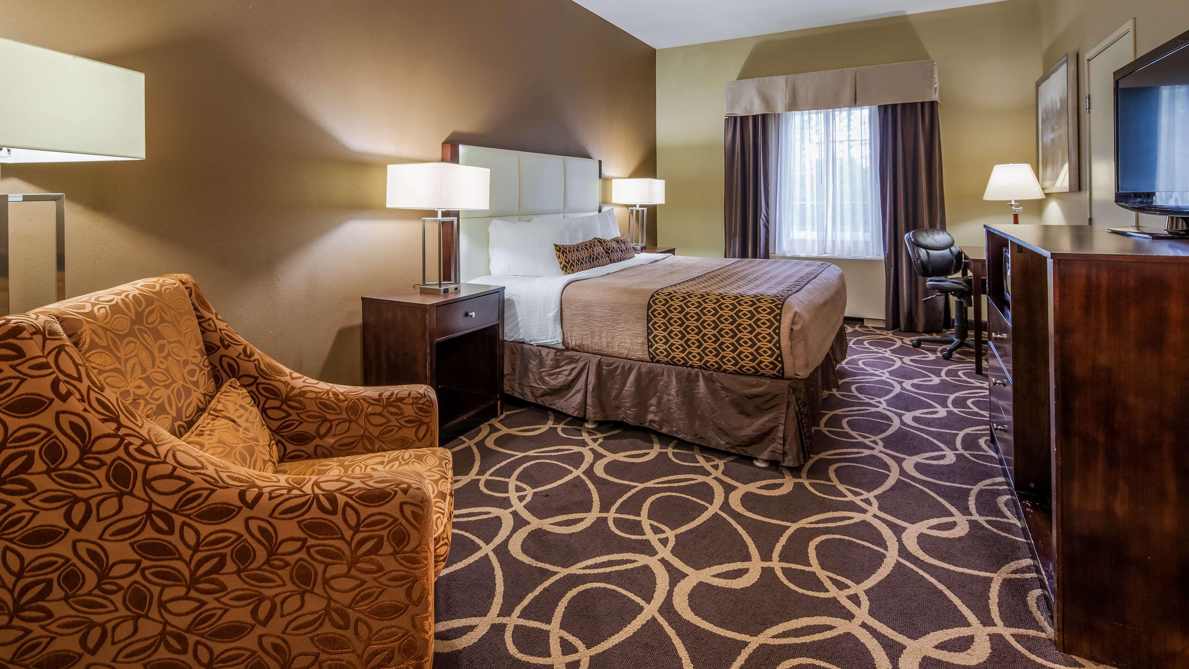 Best Western Plus Pioneer Park Inn Fairbanks Exterior photo