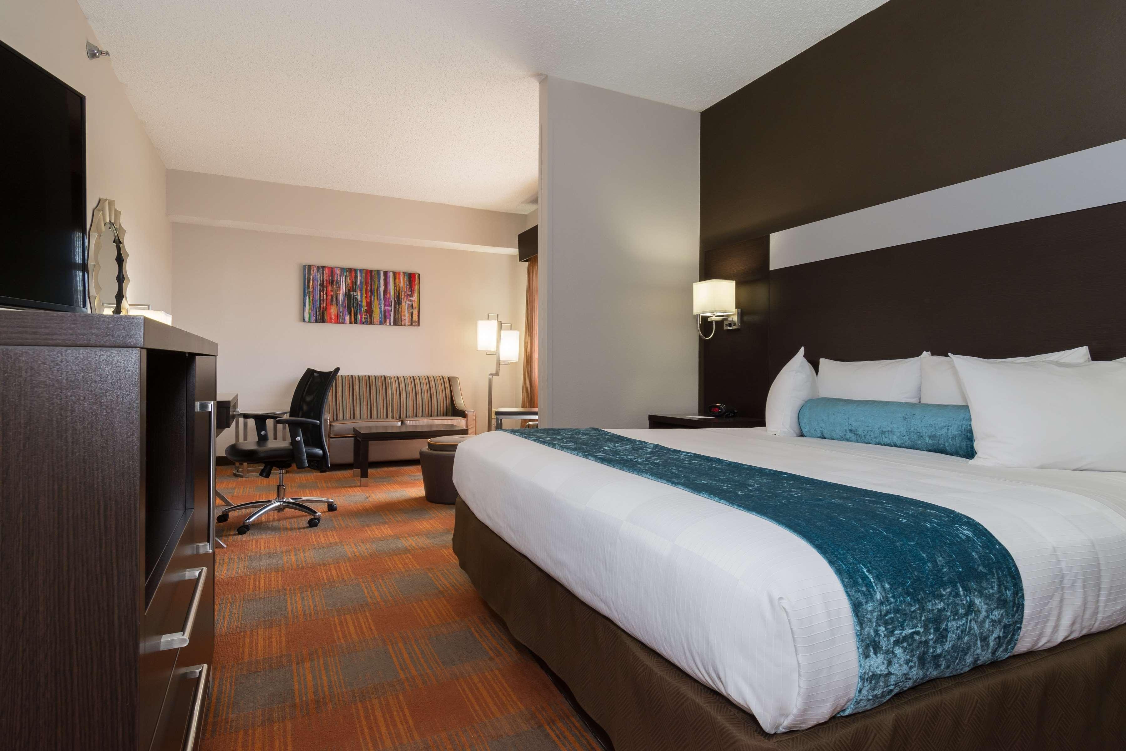Best Western Plus Pioneer Park Inn Fairbanks Exterior photo
