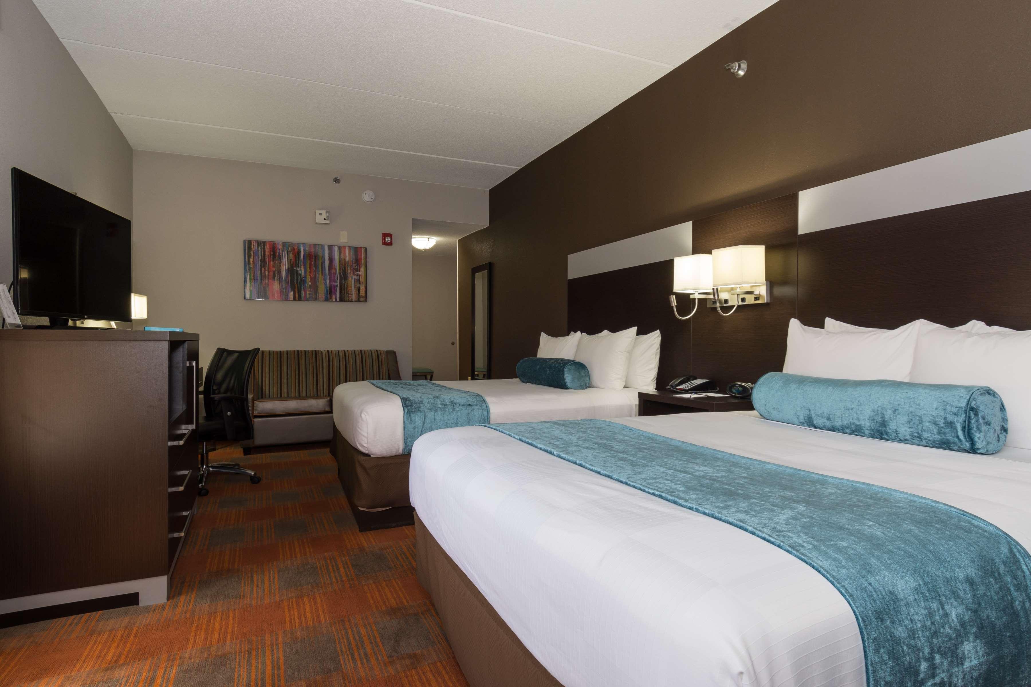 Best Western Plus Pioneer Park Inn Fairbanks Exterior photo